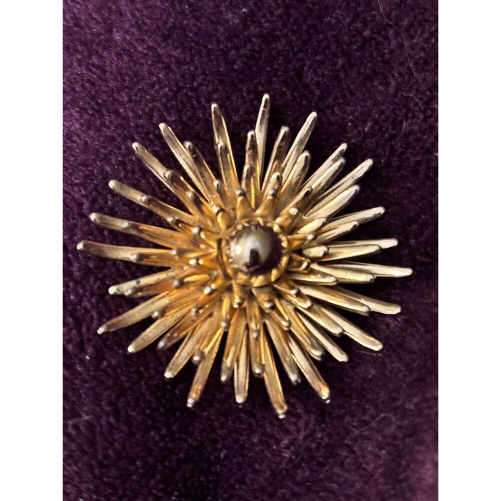 Monet Vintage Gold Starburst Sun Brooch/Pendant